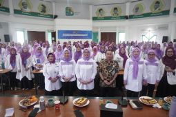 DPR dan BGN Ingatkan pentingnya makanan bergizi di Surabaya