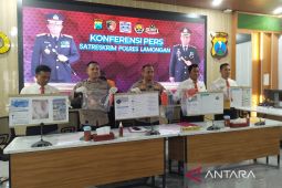 Polres Lamongan tangkap dua orang pengguna aktif grup sesama jenis