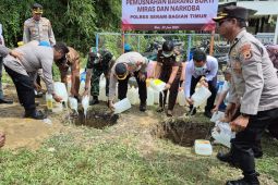 Polres SBT musnahkan 2.053 liter minuman keras hasil operasi lebih dari dua bulan