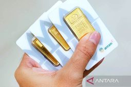 Harga emas Antam hari ini turun Rp3.000/gram