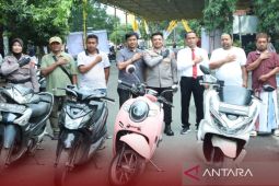 Polres Bangkalan kembalikan sepada motor hasil curian pada pemiliknya