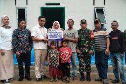 PT Timah serahkan tiga rumah layak huni bantu warga  Karimun