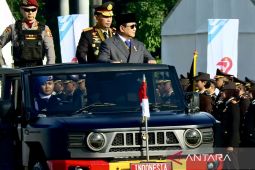 Prabowo pimpin upacara HUT Ke-79 Bhayangkara di Monas