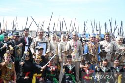 Tari Mandau Kolosal Pulang Pisau pecahkan rekor dunia