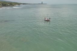 Tim SAR Banten cari remaja yang hilang di Pantai Anyer