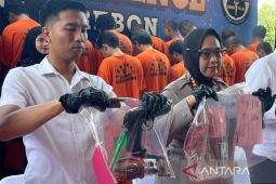 Polresta Cirebon ungkap aksi pencurian emas batangan senilai Rp400 juta