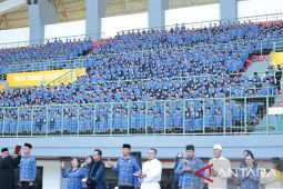 Wali Kota Bekasi lantik 7.969 PPPK di Stadion Patriot Candrabhaga