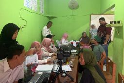 Disdukcapil Garut melayani pembuatan dokumen kependudukan korban bencana