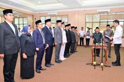 Bupati Lamsel lantik 10 pejabat perkuat efektivitas pelayanan