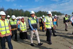 Komisi V DPR Jadwal rapat cegah pengerukan alur Pelabuhan Baai molor