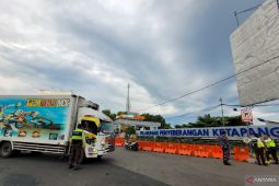 Tiga penumpang dan satu kru KMP Tunu Pratama Jaya ditemukan selamat