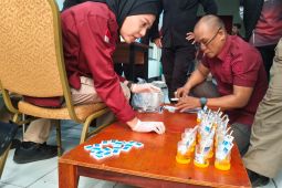 Lapas Narkotika Kelas IIB Muara Sabak tes urine 74 pegawai