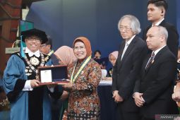 Peduli terhadap pendidikan, Ratu Tatu raih penghargaan dari ITB