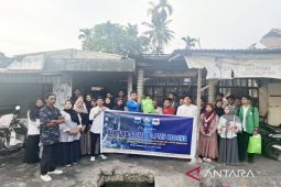 PMII Madina - PT SMGP bantu korban kebakaran di Kotasiantar