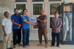 PT Timah salurkan bantuan perbaikan Masjid Al Muhajirin Nelayan 1 Bangka