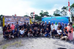 Program HARI-CERDAS, PT Timah gelar gotong royong hingga serahkan bantuan