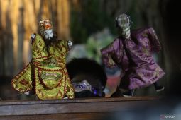 Pertunjukan wayang potehi HUT Perguruan Taman Siswa