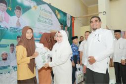 Kemenag Aceh Besar serahkan 1.450 paket bantuan untuk yatim dan difabel