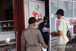 Satpol PP Bekasi sosialisasi SP2 pemilik bangli Kampung Pulo Babelan