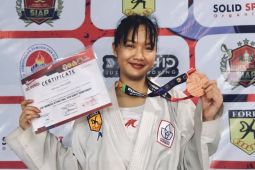 Kanaya Mahasiswa FH President University siap harumkan Indonesia di pentas karateka dunia
