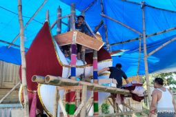 Mengintip proses pembuatan Tabuik