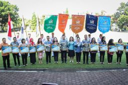 Kemendukbangga beri penghargaan pengelola 'Bangga Kencana' di Sulut