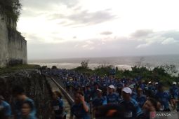 4.000 pelari jajal tebing Pantai Pandawa