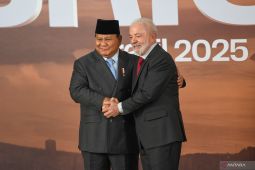 Prabowo disambut hangat Presiden Lula saat hadiri KTT BRICS
