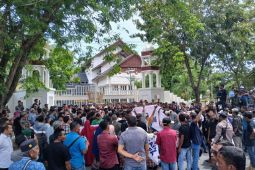 Demo kantor Gubernur Aceh, massa tuntut kembalikan tanah Blang Padang