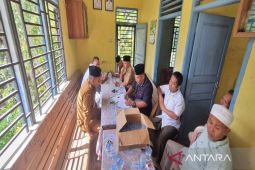 Pastikan pelayanan berjalan dengan baik, Camat Arsalan Sidak kantor desa