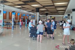 Bandara Komodo: Penerbangan dari Denpasar batal akibat erupsi Lewotobi