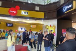 Operator seluler sasar WNA lewat gerai di lokasi wisata