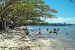 Wisatawan ke Pantai Nambo Kendari naik 5.801 orang