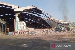 Kebakaran pabrik di Ngawi hanguskan 150 ribu pasang sepatu-sandal siap ekspor