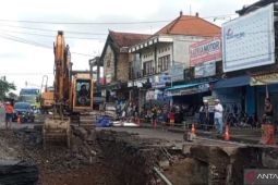 Lalulintas Denpasar-Gilimanuk dialihkan selama sebulan akibat jalan amblas