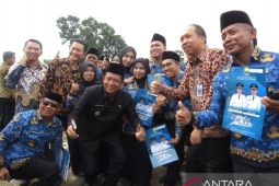 Bupati Muarojambi Bambang Bayu Suseno serahkan SK PPPK