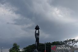 BMKG sebut Sabtu Indonesia didominasi hujan ringan dan awan tebal