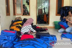 Jelang tahun ajaran baru, produksi tas di Kadugenep Serang melonjak
