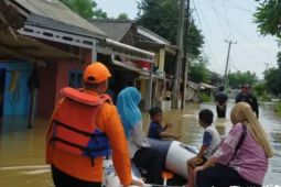 Ratusan rumah di Karawang masih terendam banjir