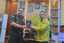 Plt Kejari Kabupaten Blitar terima penghargaan jaksa berintegritas