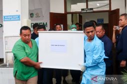 Update Humaniora: Sekolah rakyat, banjir bandang, dan penemuan mayat korban Kapal Tunu