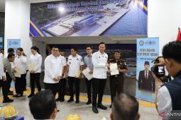 Menko AHY serahkan 160 sertifikat tanah ke warga dan pemda di Sulteng