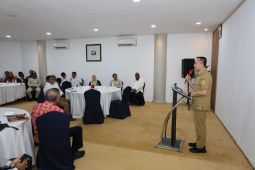 Gubernur Papua bangun kolaborasi dengan tokoh adat wujudkan PSU Pilkada damai