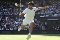 Carlos Alcaraz selangkah lebih dekat untuk meraih hatrik gelar di Wimbledon