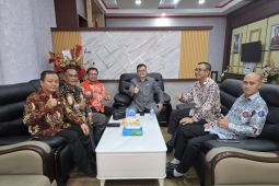 Ketua DPRD Sekadau Silaturahmi ke Ketua DPRD Kalbar, perkuat kebersamaan