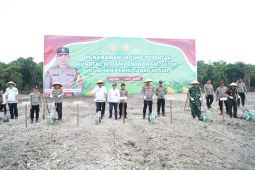 Dukung Asta Cita, Pemprov Jambi bersama Polda tanam jagung serentak