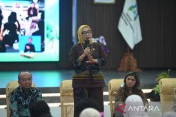 Menteri Arifah mengajak generasi muda saring sebelum sharing di medsos