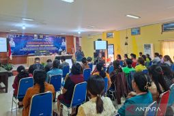 Dinas Arpus NTT menggiatkan literasi lewat bimtek pengelola perpustakaan