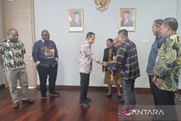 Pj Gubernur Papua minta KPU tingkatkan partisipasi pemilih jelang PSU