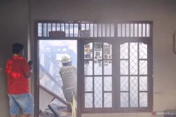 Penyebab kebakaran rumah di Pulogebang diduga dari kompor